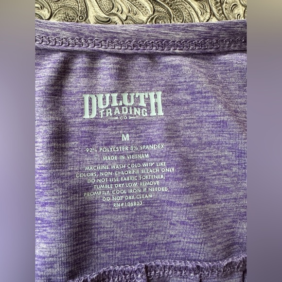 Duluth Trading Co Women's V-Neck Armachillo Lavender Tee - Picture 3 of 5